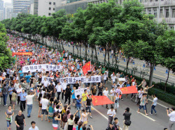 https___imgix-proxy.n8s.jp_DSXBZO4515982019082012I00001-PN1-3.jpg
